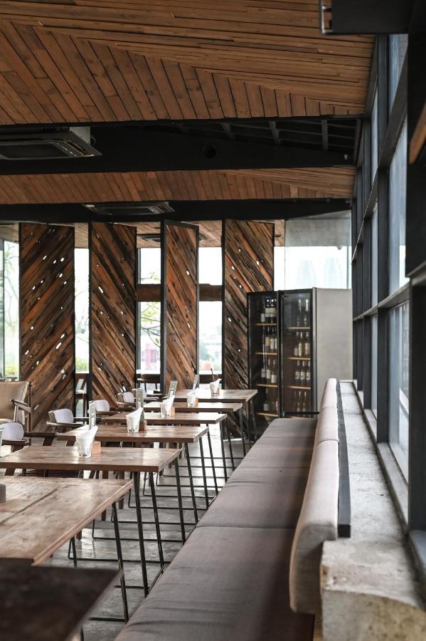 Miers Kuningan, Artotel Curated Jakarta Exterior photo